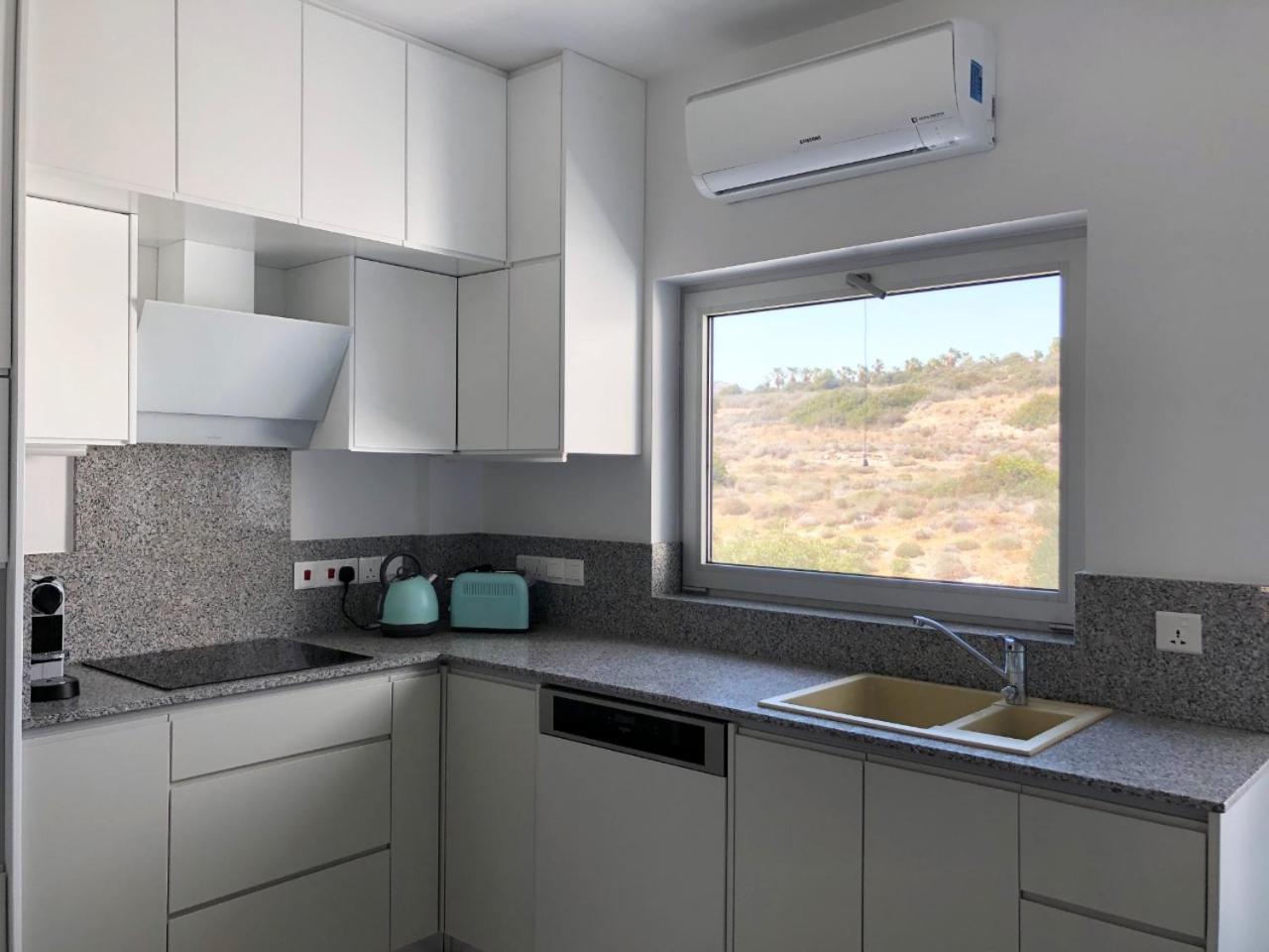 Alania Sea View Apartment Лимасол Экстерьер фото
